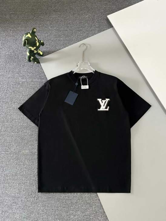 Picture of Louis Vuitton T Shirts Short _SKULVS-XLm6tx157336